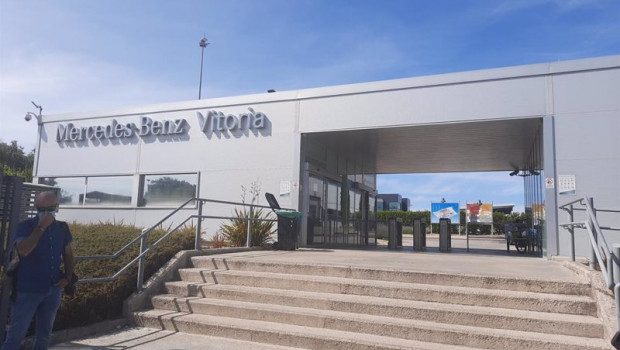 ep archivo - entrada de la fabrica de mercedes en vitoria ep archivo - entrada de la fabrica de mercedes en vitoria