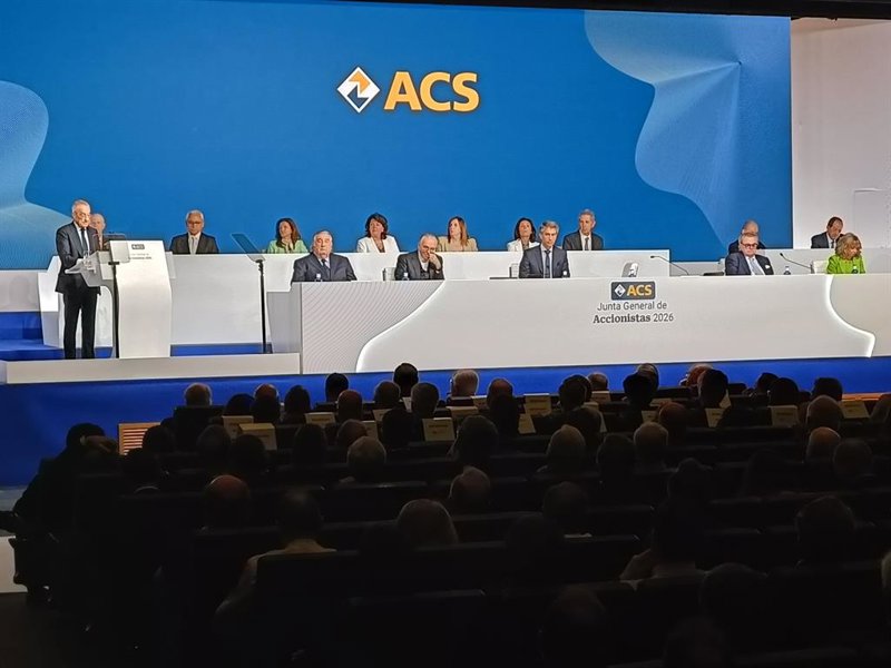 ACS lanza su dividendo flexible y propone un canje de 69 derechos por acción