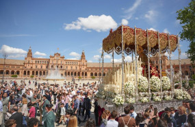 ep archivo   la hermandad de santa genoveva a su paso por la plaza de espana durante su estacion de