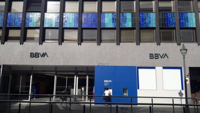 ep archivo oficina bbva a plaa de lolivar ep archivo oficina bbva a plaa de lolivar