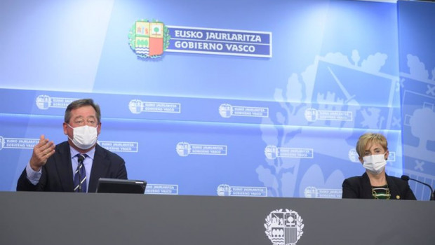 ep archivo   tapia junto al portavoz del gobierno vasco bingen zupiria