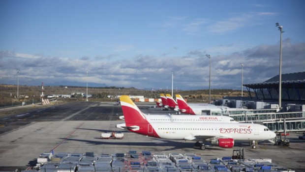 ep archivo   varios aviones de iberia en el aeropuerto adolfo suarez madrid barajas a 5 de enero de