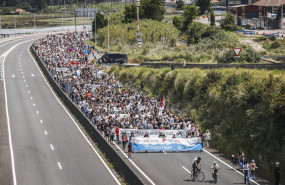 ep cientos de personas durante una nueva protesta contra altri a 1 de junio de 2025 en pontevedra