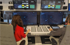 ep controladores aereos en un centro de control
