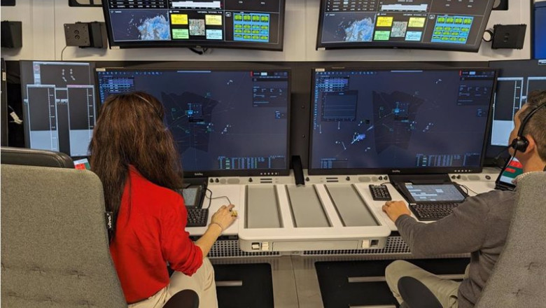 ep controladores aereos en un centro de control ep controladores aereos en un centro de control