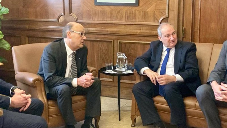 El ministro de Industria y Turismo del Gobierno, Jordi Hereu, se ha reunido este lunes con el presidente de Cecot, Xavier Panés | EUROPA PRESS ep el ministro de industria y turismo del gobierno jordi hereu se ha reunido este lunes con el