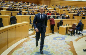 ep el portavoz del grupo parlamentario socialista en el senado ander gil abandona el hemiciclo del