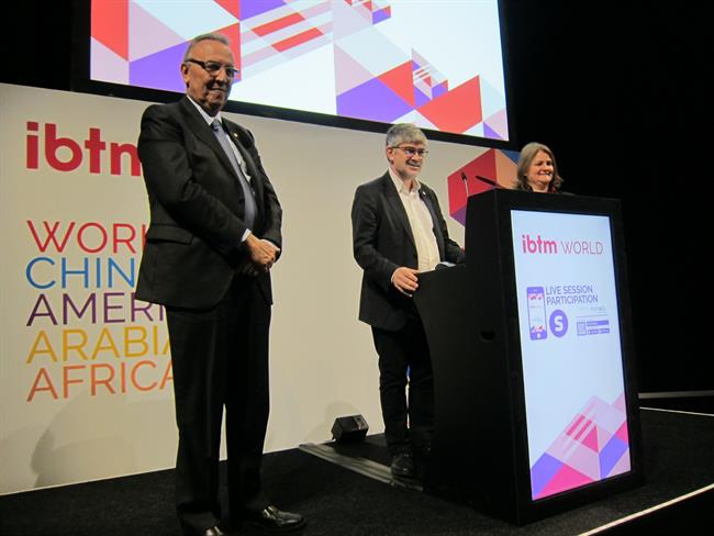 Joan Gaspart (Turisme de BArcelona), Agustí Colom (Ayto.) y Kerry Prince (IBTM) | EUROPA PRESS ep joan gaspart turismebarcelona agusti colom ayto y kerry prince ibtm