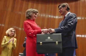 ep la exministra de sanidad consumo y bienestar social maria luisa carcedo entrega la cartera al