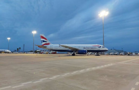 ep llegada de un a 320 de british airways al aeropuerto sevillano