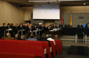 ep los acusados del caso palau de espaldas durante el juicio que se celebro en la ciutat de la