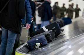 ep maletas en el aeropuerto adolfo suarez madrid barajas
