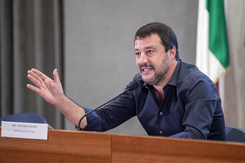 Matteo Salvini y Marine Le Pen felicitan a Santiago Abascal