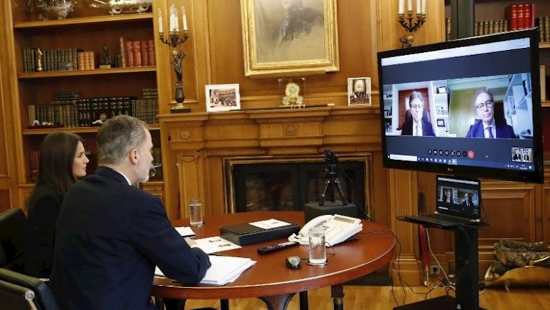 ep sus majestades los reyes se han reunido hoy por videoconferencia con el presidente de