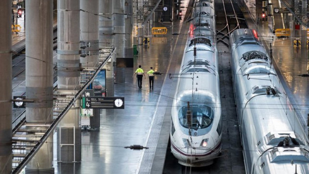 ep trenes de alta velocidad en la estacion de madrid puerta de atocha almudena grandes ep trenes de alta velocidad en la estacion de madrid puerta de atocha almudena grandes