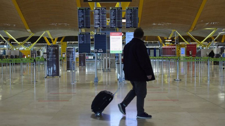ep un pasajero camina por la terminal t4 del aeropuerto adolfo suarez madrid-barajas ep un pasajero camina por la terminal t4 del aeropuerto adolfo suarez madrid-barajas