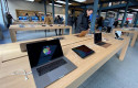 ep varios ordenadores mcbook y tablets ipaden la tienda de apple en la puerta del sol en madrid