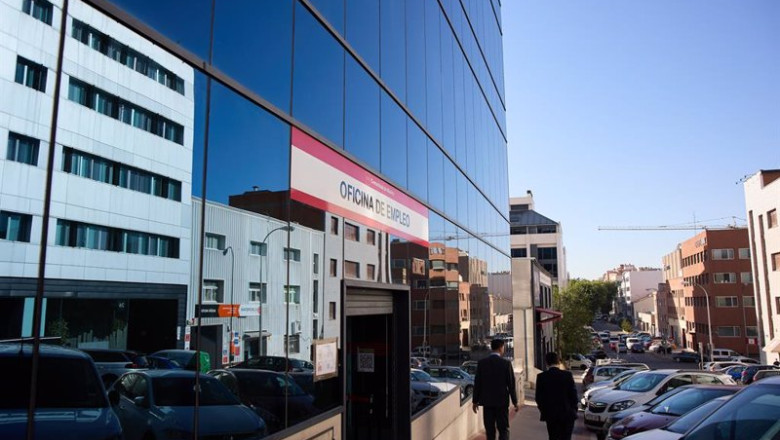 ep vista general de una oficina del sepe de la calle miguel yuste a 2 de septiembre de 2022 en ep vista general de una oficina del sepe de la calle miguel yuste a 2 de septiembre de 2022 en