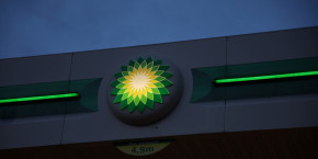 le logo de british petrol bp a la station service de pienkow en pologne 20230422145520 