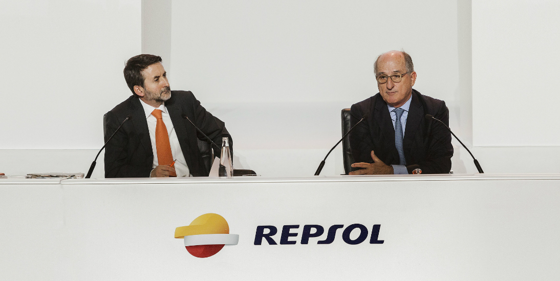 Josu Jon Imaz, consejero delegado de Repsol (izquierda) y Antonio Brufau, presidente (derecha). | Repsol repsol-subida-ibex-bolsa