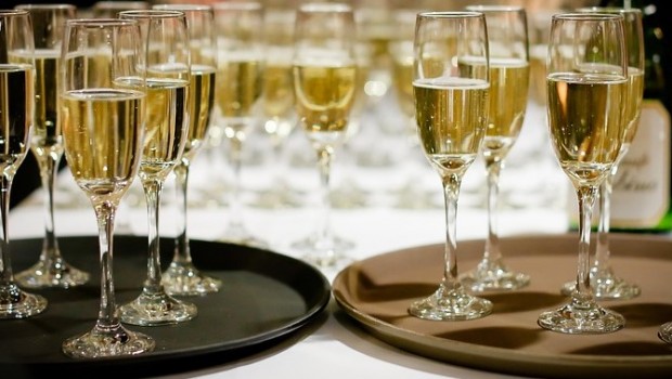 champagne cava copas fiesta portada champagne cava copas fiesta portada