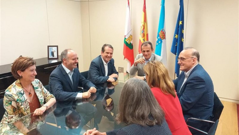 ep alcaldevigo abel caballero enencuentroministrofuncionesciencia innovacion y universidades pedro duque rectorla uvigo manuel reigosa delegadozona franca la presidentala diputacionotros cargos