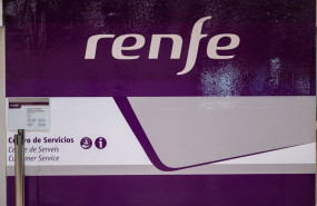 ep archivo   centro de servicios de renfe en la estacion de barcelona sants a 9 de marzo de 2025 en