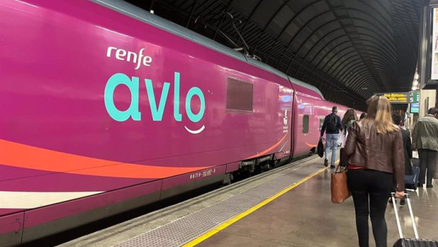 ep avlo en la estacion de sevilla santa justa