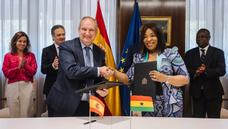 ep el ministro de industria y turismo jordi hereu ha firmado este martes un memorando de ep el ministro de industria y turismo jordi hereu ha firmado este martes un memorando de