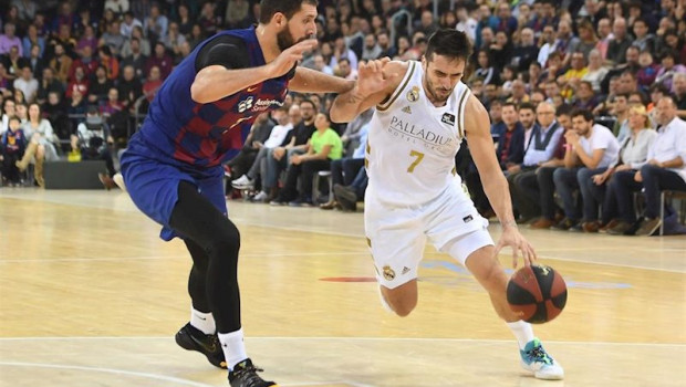 ep el pivot del bara nikola mirotic y el base del real madrid facundo campazzo en el clasico en el