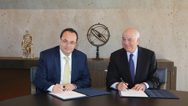ep francisco gonzalez bbva y luis carranza caf firmanmemorandoentendimi