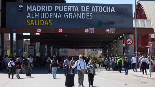 ep gente durante el apagion en atocha apagon electrico en madrid en madrid el 28 de april de 2025 ep gente durante el apagion en atocha apagon electrico en madrid en madrid el 28 de april de 2025