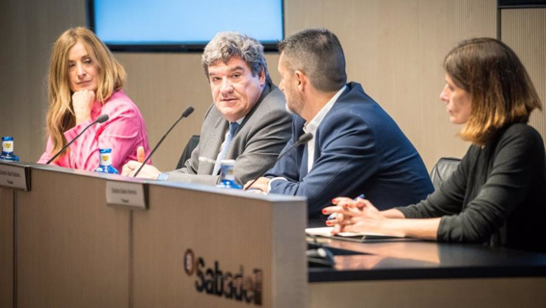 ep i d la directora de colectivos profesionales empresariales y banca asociada de banco sabadell ep i d la directora de colectivos profesionales empresariales y banca asociada de banco sabadell
