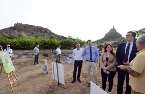 ep jose ballesta ha visitado las excavaciones de las fortalezas del rey lobo junto a la consejera de