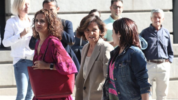 ep la ministra de hacienda en funciones maria jesus montero la vicepresidenta del gobierno en