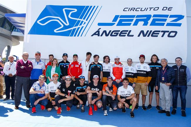 Los pilotos y Ezpeleta acompañan a la familia Nieto en el homenaje de Jerez | PRENSA CIRCUITO DE JEREZ ep los pilotosezpeleta acompananla familia nietohomenajejerez