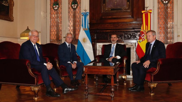 ep los reyes inicianviajeestadola republica argentina