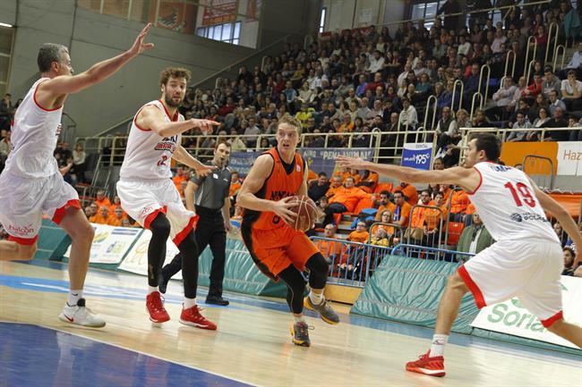 Ludde Hakanson Montakit Fuenlabrada contra ICL Manresa | ACB PHOTO/E. COBOS ep ludde hakanson montakit fuenlabradaicl manresa