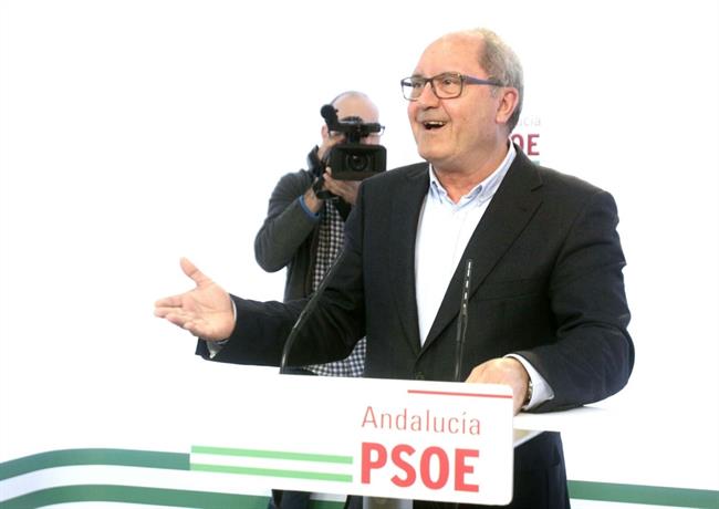 El secretario de Organización del PSOE-A, Juan Cornejo, en rueda de prensa | EUROPA PRESS ep secretarioorganizacionpsoe-a juan cornejo en ruedaprensa