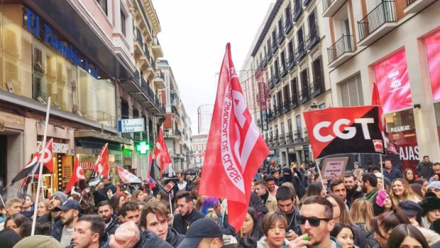 ep varios trabajadores de inditex en huelga se manifiestan por la mejora de sus condiciones