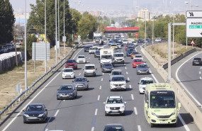 ep varios vehiculos en la a 4