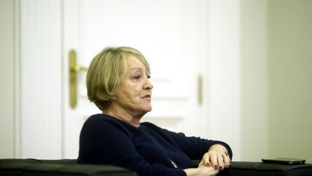 ep yvonne blakeasistira apremios goya