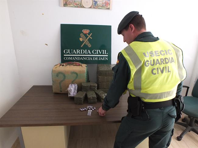 ep agente guardia civil droga intervenida ep agente guardia civil droga intervenida