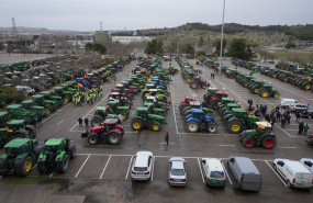 ep agricultores y ganaderos participan en una tractorada para protestar contra el acuerdo de la ue y