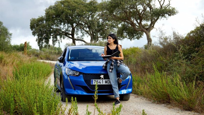 Archivo - Peugeot homenajea al 205 con un cuaderno de viajes de la ilustradora Alicia Aradilla | PEUGEOT - Archivo ep archivo peugeot homenajea al 205 con un cuaderno de viajes de la ilustradora alicia aradilla