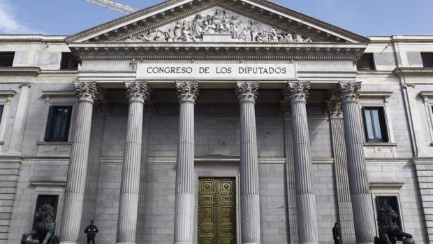 ep archivo   puerta principal del congreso de los diputados con los leones