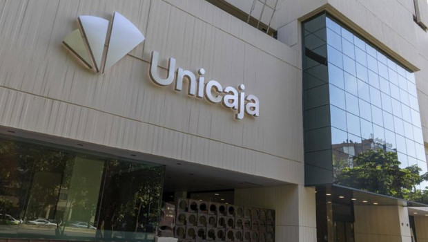 ep archivo   unicaja avanza hacia un modelo de banco conversacional con el apoyo de deloitte espana