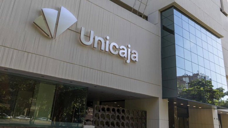 ep archivo   unicaja avanza hacia un modelo de banco conversacional con el apoyo de deloitte espana