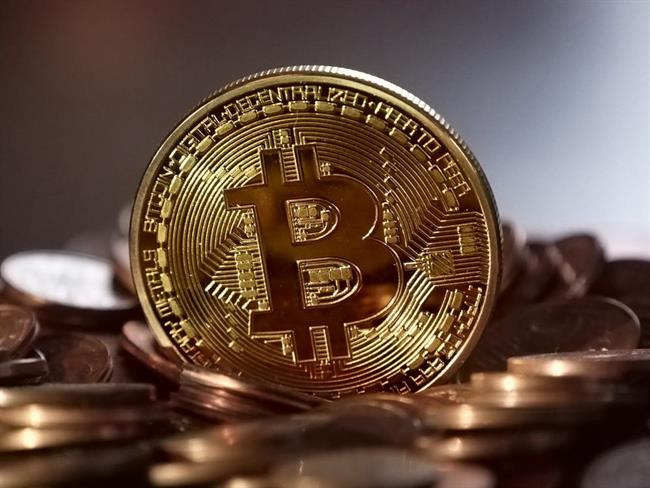 El bitcoin deja un máximo en 13.700 dólares, no vistos desde enero de 2018