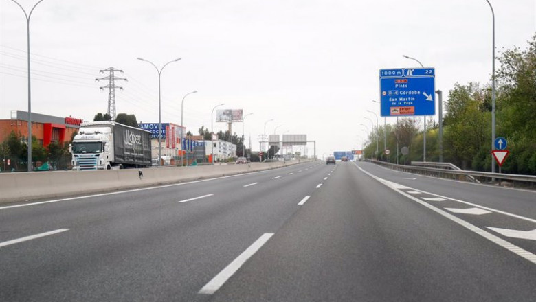 Carretera con pocos vehículos debido a la pandemia. | Óscar J.Barroso - Europa Press - Archivo ep carretera con pocos vehiculos debido a la pandemia